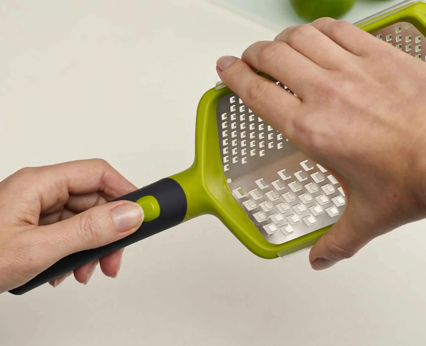 Twist Grater, Coarse And Fine Blades