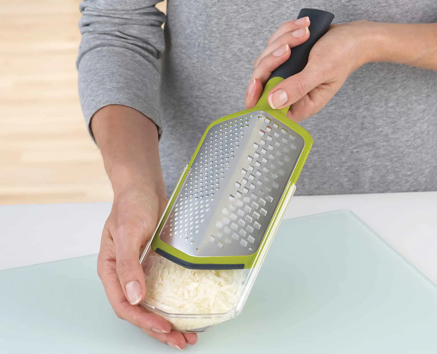 Twist Grater, Coarse And Fine Blades