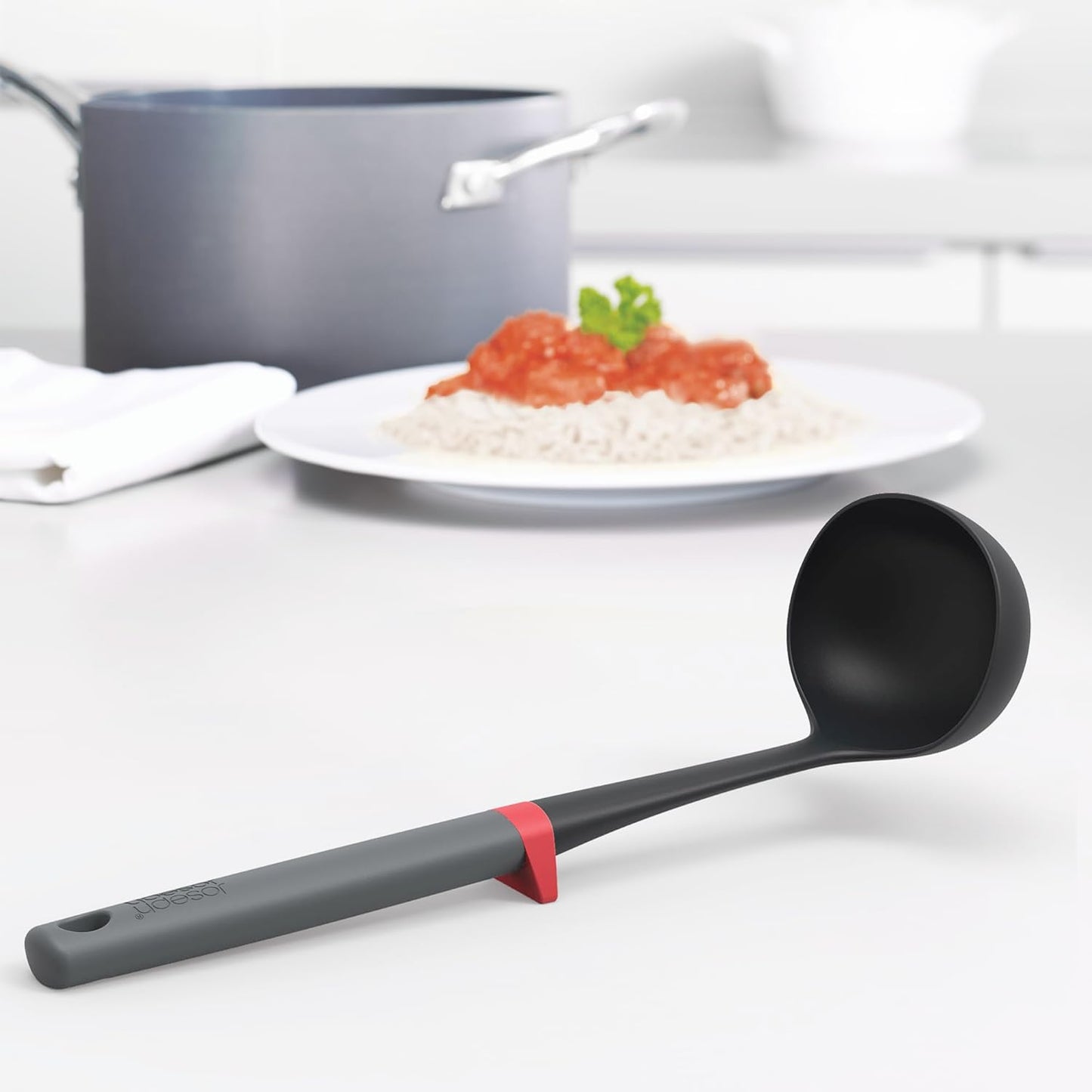 DUO Ladle with Integrated Tool Rest