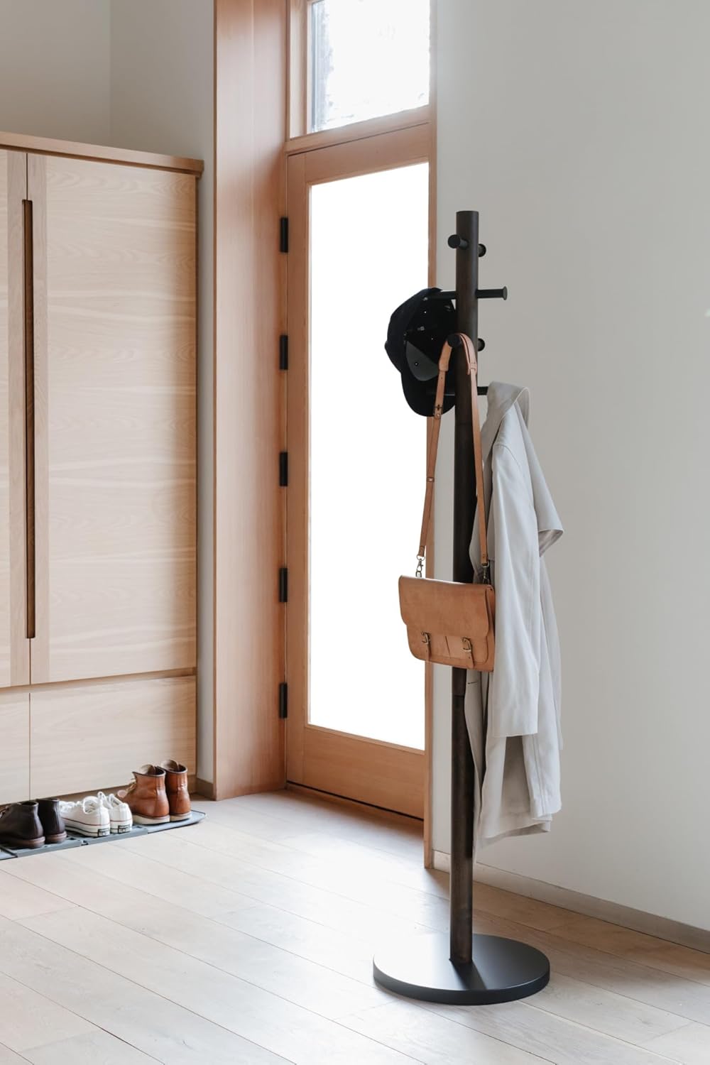 Pillar Coat Rack - Black/Walnut