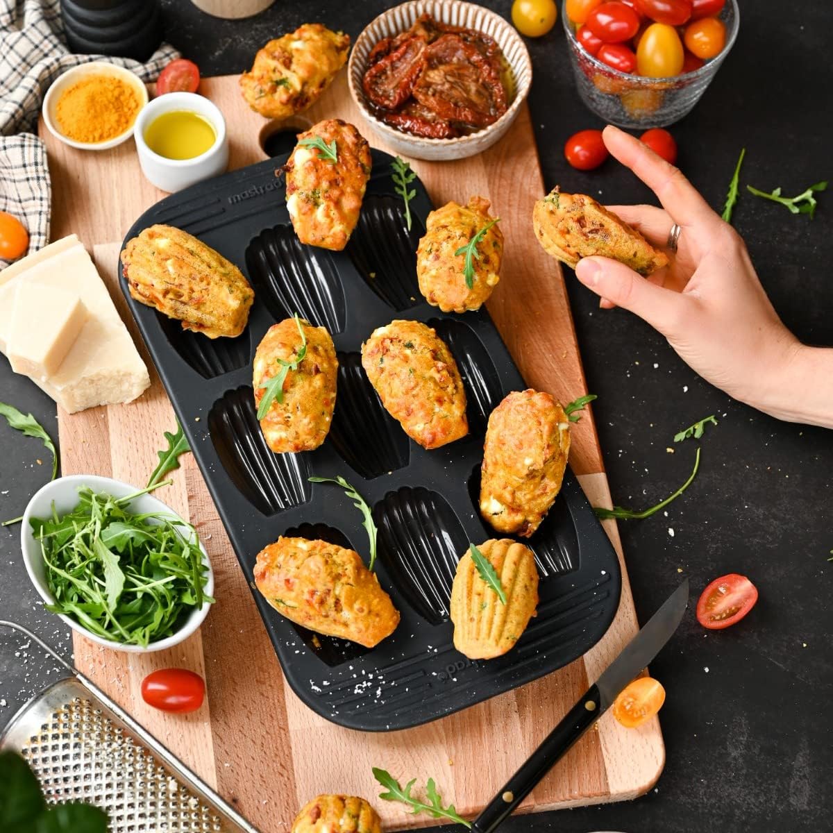 9 Madeleine Baking Pan - Grey Translucent