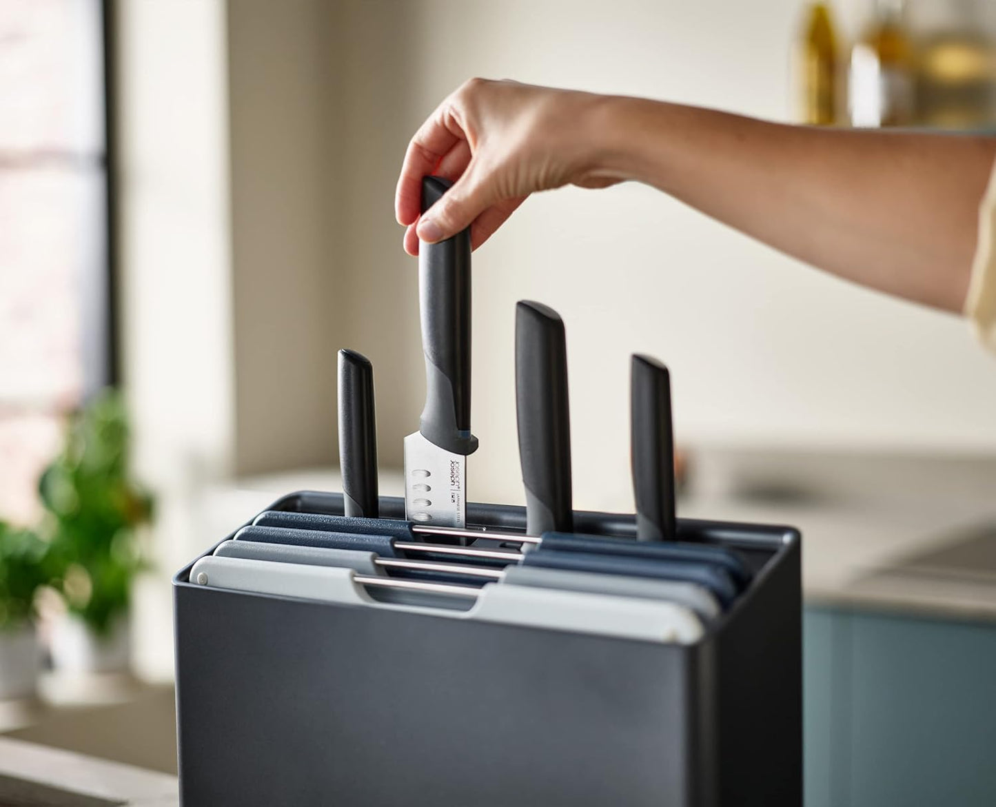 Folio Plus Knife & Chopping Board Set (Set of 8) - Graphite