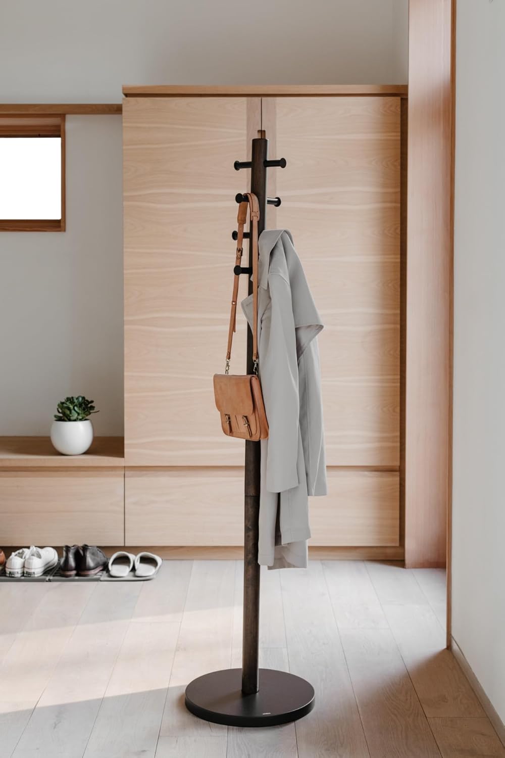 Pillar Coat Rack - Black/Walnut