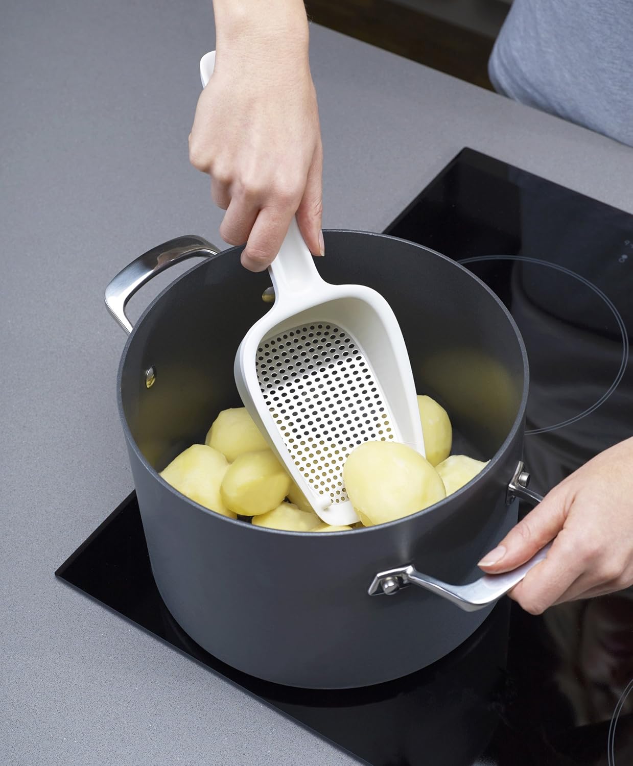 Scoop Potato Ricer - White