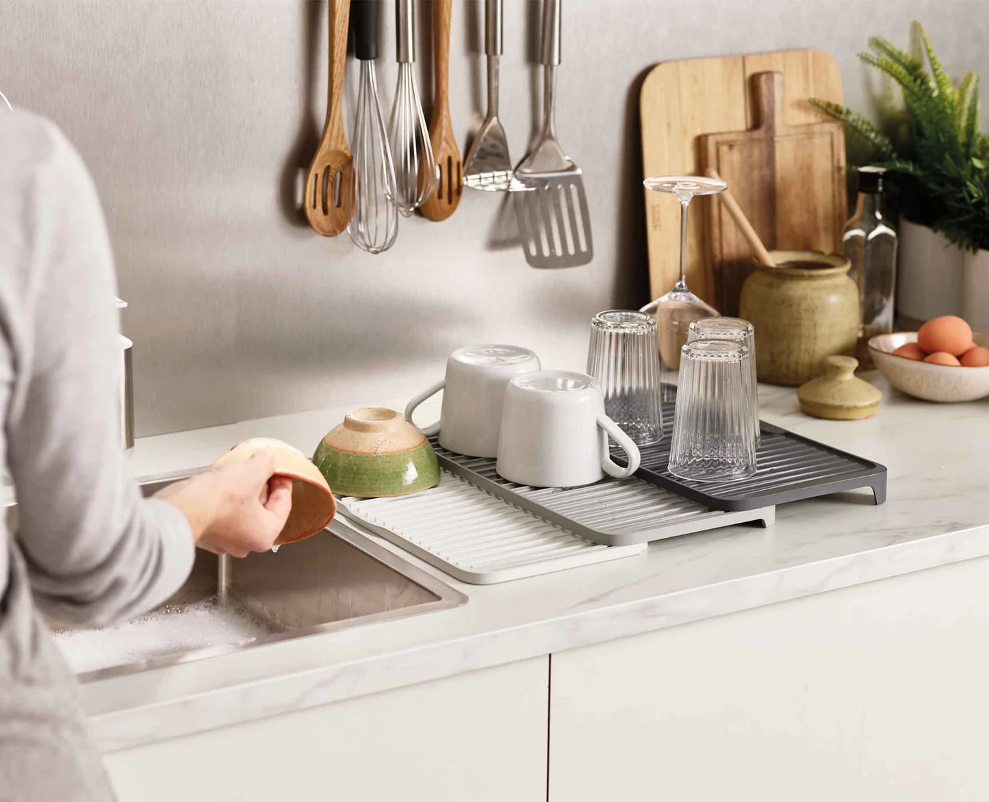 Tier Expandable Draining Mat - Grey