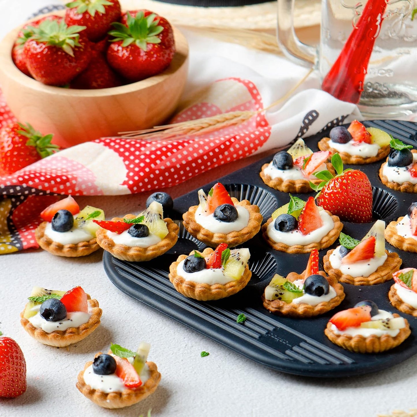 16 Fluted Mini Tarlet Baking Pan - Grey Translucent