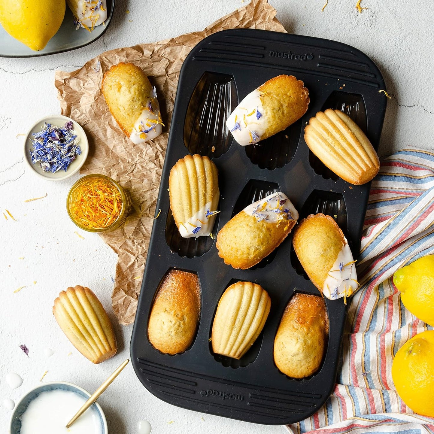 9 Madeleine Baking Pan - Grey Translucent