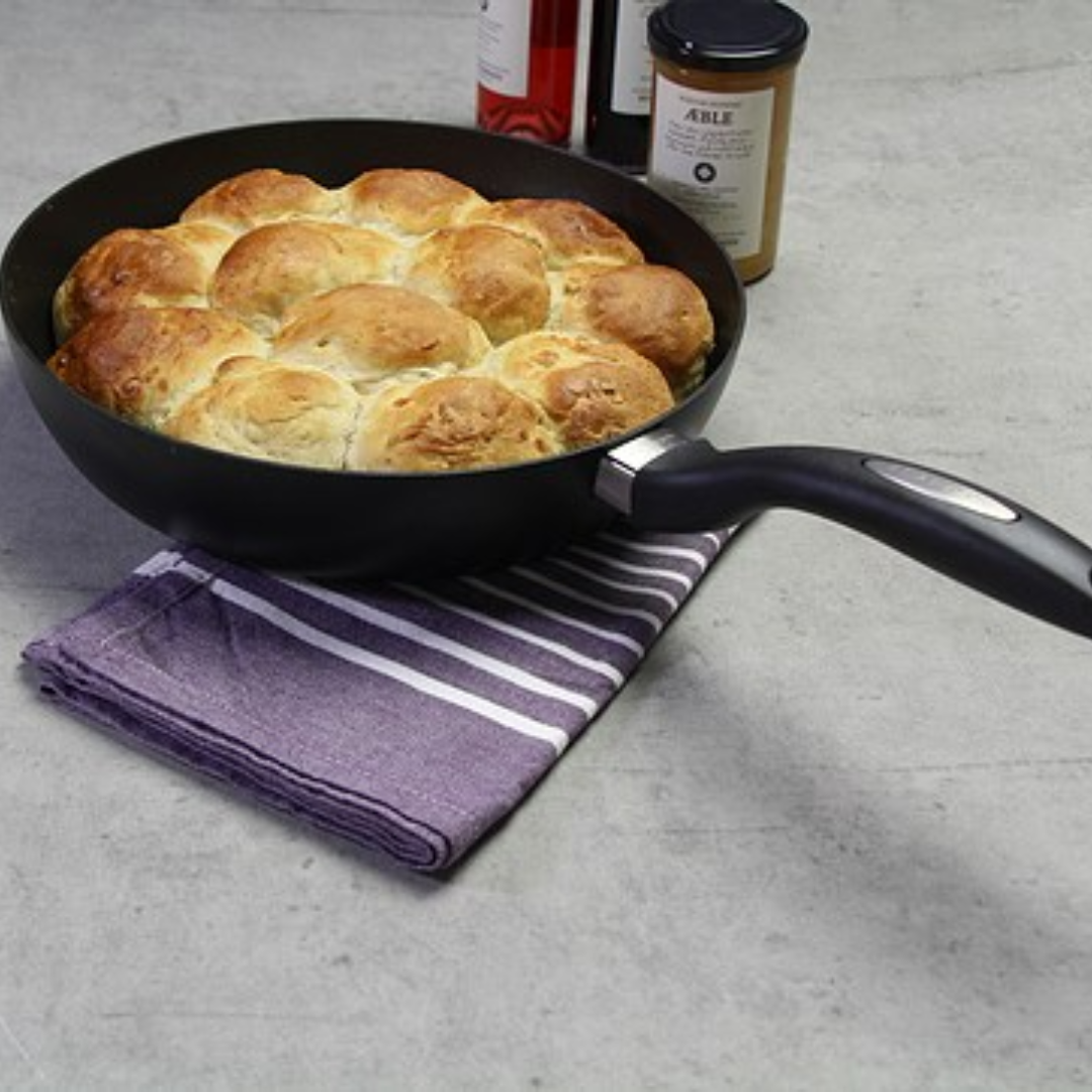 IQ - Stir Fry Pan 24cm (Stratanium)