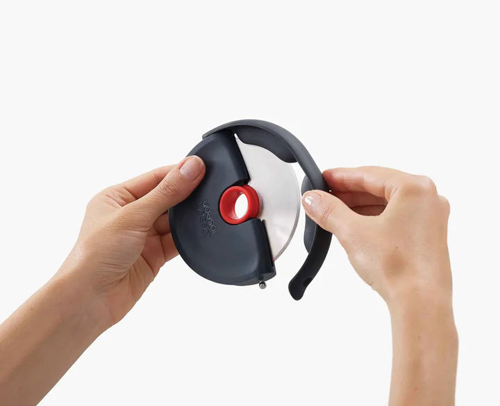 Disc Easy-Clean Pizza Wheel - Grey/Red