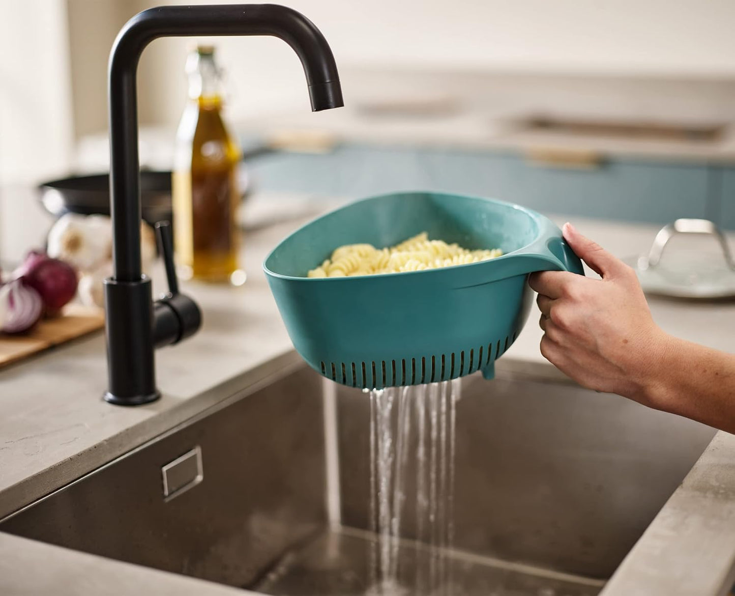 Duo Triangular Colander - Dark Opal